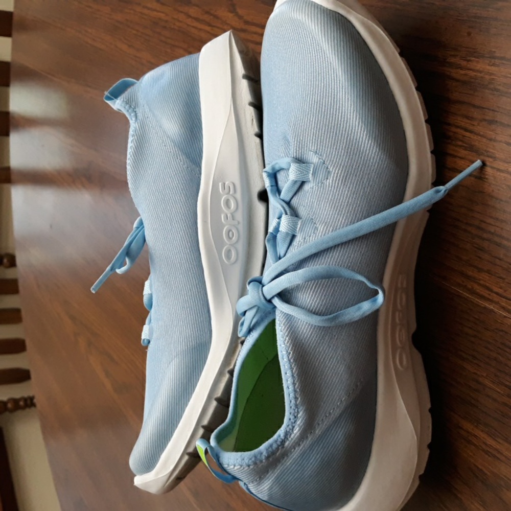 OOFOS Tennis Shoes